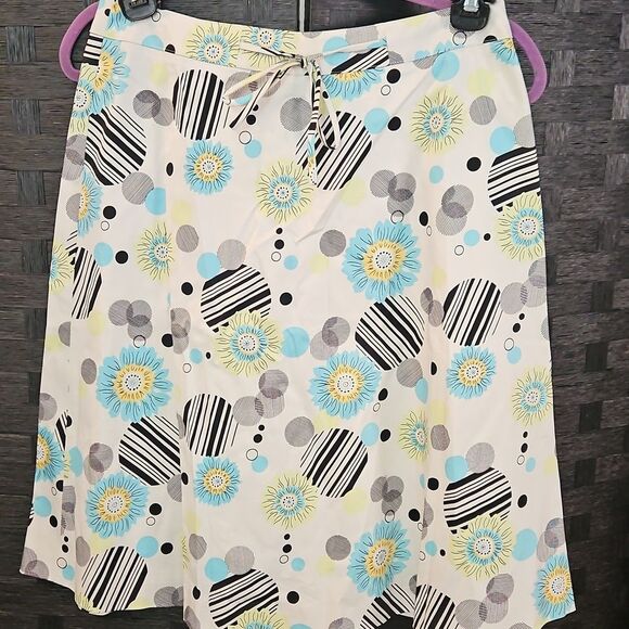 NWT Talbots Floral Print Skirt Size 8P - Picture 2 of 9